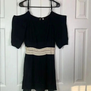 Entro medium cold shoulder festive lace waist dress